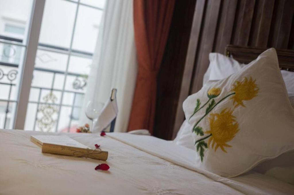 Noble & Swan Boutique Hotel Hanoi Exterior photo