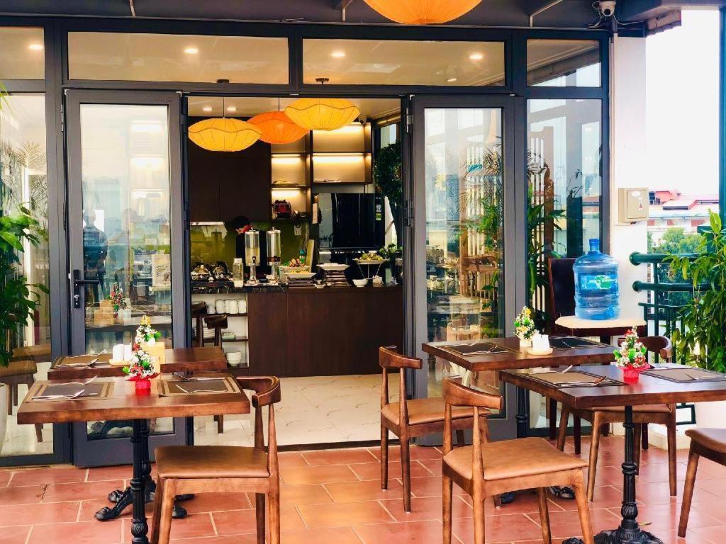 Noble & Swan Boutique Hotel Hanoi Exterior photo